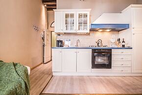 A Few Steps to The Duomo Enchanting 2BD Apt