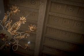 Breathtaking 4BD Apt 5min Walk to Duomo