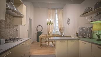 Breathtaking 4BD Apt 5min Walk to Duomo