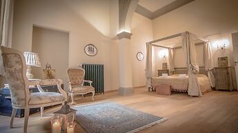 Breathtaking 4BD Apt 5min Walk to Duomo