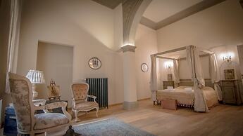 Breathtaking 4BD Apt 5min Walk to Duomo