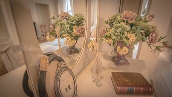 Breathtaking 4BD Apt 5min Walk to Duomo