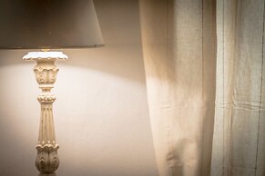 Breathtaking 4BD Apt 5min Walk to Duomo