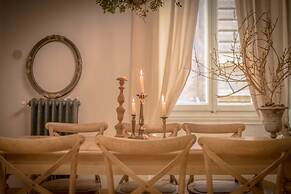 Breathtaking 4BD Apt 5min Walk to Duomo