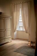 Breathtaking 4BD Apt 5min Walk to Duomo