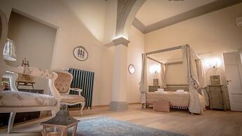 Breathtaking 4BD Apt 5min Walk to Duomo