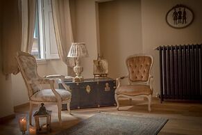 Breathtaking 4BD Apt 5min Walk to Duomo