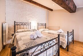 A Few Steps to The Duomo Upscale 2BD Apt