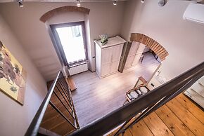 A Few Steps to The Duomo Upscale 2BD Apt