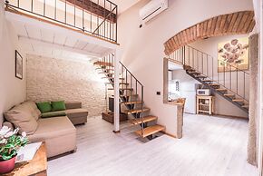 A Few Steps to The Duomo Upscale 2BD Apt