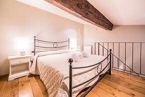 A Few Steps to The Duomo Upscale 2BD Apt