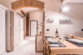 A Few Steps to The Duomo Upscale 2BD Apt