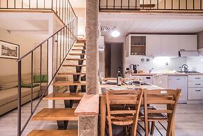 A Few Steps to The Duomo Upscale 2BD Apt