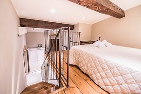 A Few Steps to The Duomo Upscale 2BD Apt