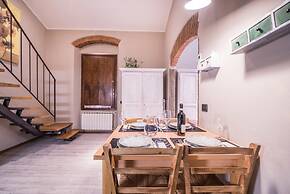 A Few Steps to The Duomo Upscale 2BD Apt