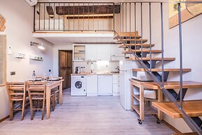 A Few Steps to The Duomo Upscale 2BD Apt