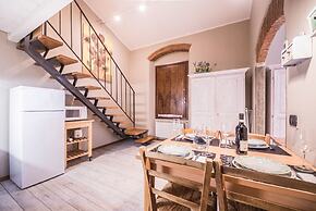 A Few Steps to The Duomo Upscale 2BD Apt