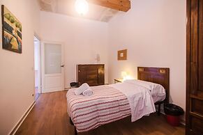 Lovely 4BD Apt 3min Walk to Ponte Vecchio