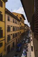 Lovely 4BD Apt 3min Walk to Ponte Vecchio