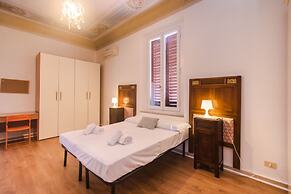 Lovely 4BD Apt 3min Walk to Ponte Vecchio