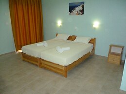 Alexandros Guest House