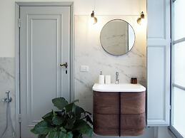 Amazing View to Pitti Palace 3BD Apt