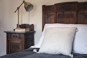 Amazing View to Pitti Palace 3BD Apt