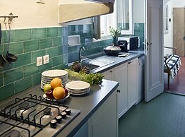 Amazing View to Pitti Palace 3BD Apt