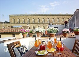 Amazing View to Pitti Palace 3BD Apt