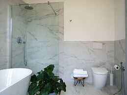 Amazing View to Pitti Palace 3BD Apt