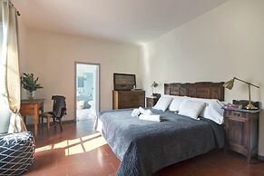 Amazing View to Pitti Palace 3BD Apt