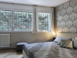 GetTheKey Hills Garden Apartment