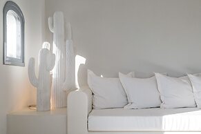 On The Rocks Antiparos