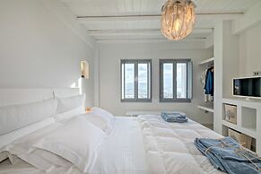 On The Rocks Antiparos