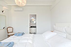 On The Rocks Antiparos