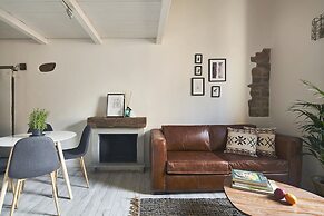 A Few Steps to The Duomo Adorable 1BD Apt