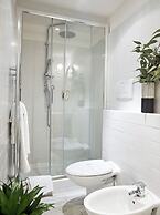 A Few Steps to The Duomo Adorable 1BD Apt