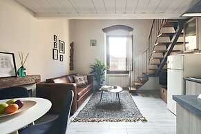 A Few Steps to The Duomo Adorable 1BD Apt