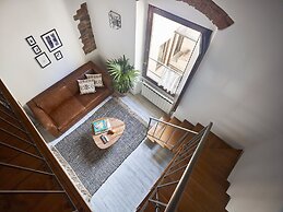 A Few Steps to The Duomo Adorable 1BD Apt