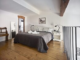 A Few Steps to The Duomo Adorable 1BD Apt