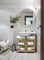 A Few Steps to The Duomo Adorable 1BD Apt