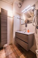 A Few Steps to The Duomo Perfect 1BD Apt