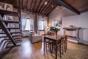 A Few Steps to The Duomo Perfect 1BD Apt