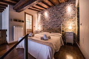 A Few Steps to The Duomo Perfect 1BD Apt