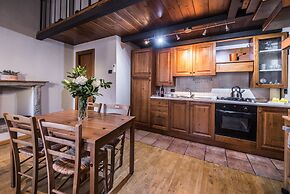 A Few Steps to The Duomo Perfect 1BD Apt