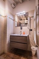 A Few Steps to The Duomo Perfect 1BD Apt