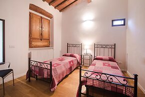 Central Location in Florence Inviting 3BD Apt