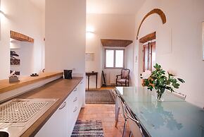 Central Location in Florence Inviting 3BD Apt