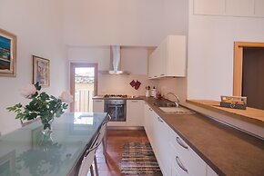 Central Location in Florence Inviting 3BD Apt