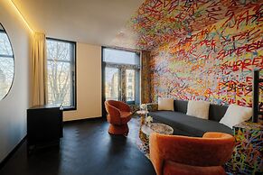 SUPPER Hotel